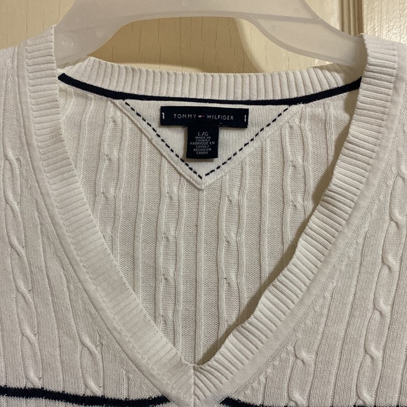 Tommy Hilfiger long sleeve shirt. Size: Large (used) - Picture 8 of 8